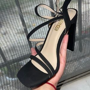 Ally- 4N never wore. All black never worn